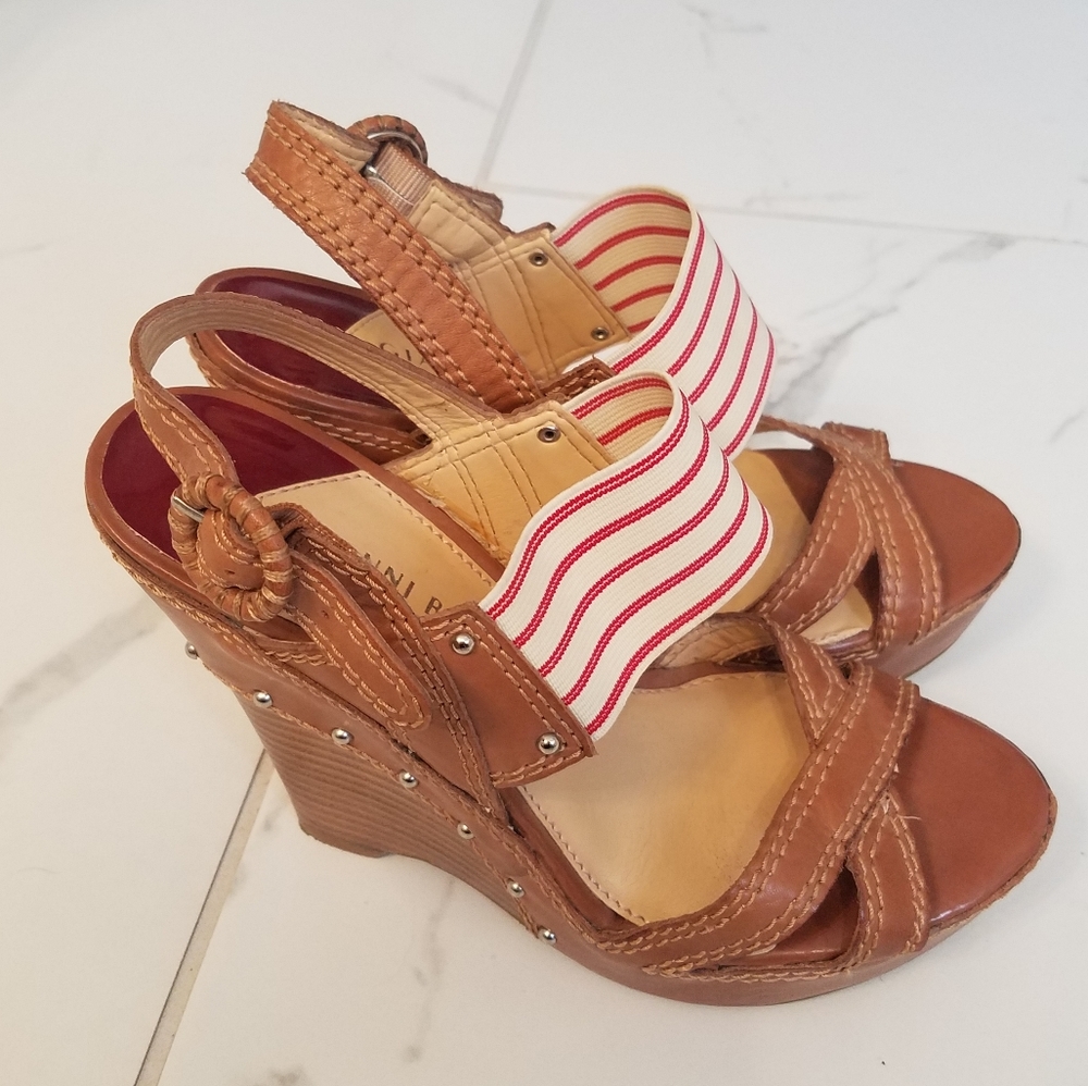Gianni Bini brown wedges with red/cream band.